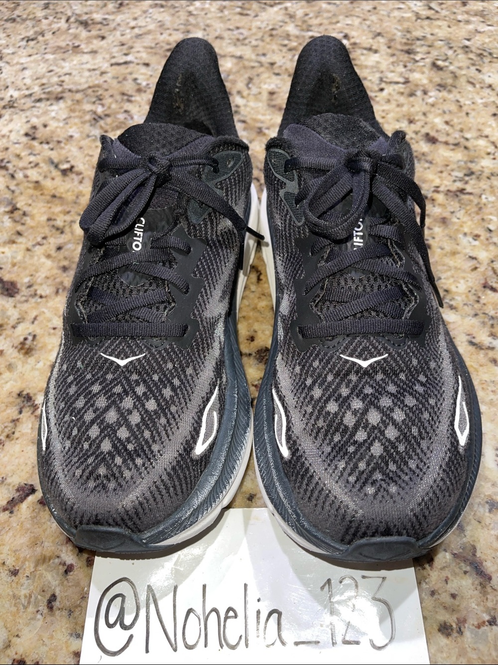 Hoka One One Clifton 9